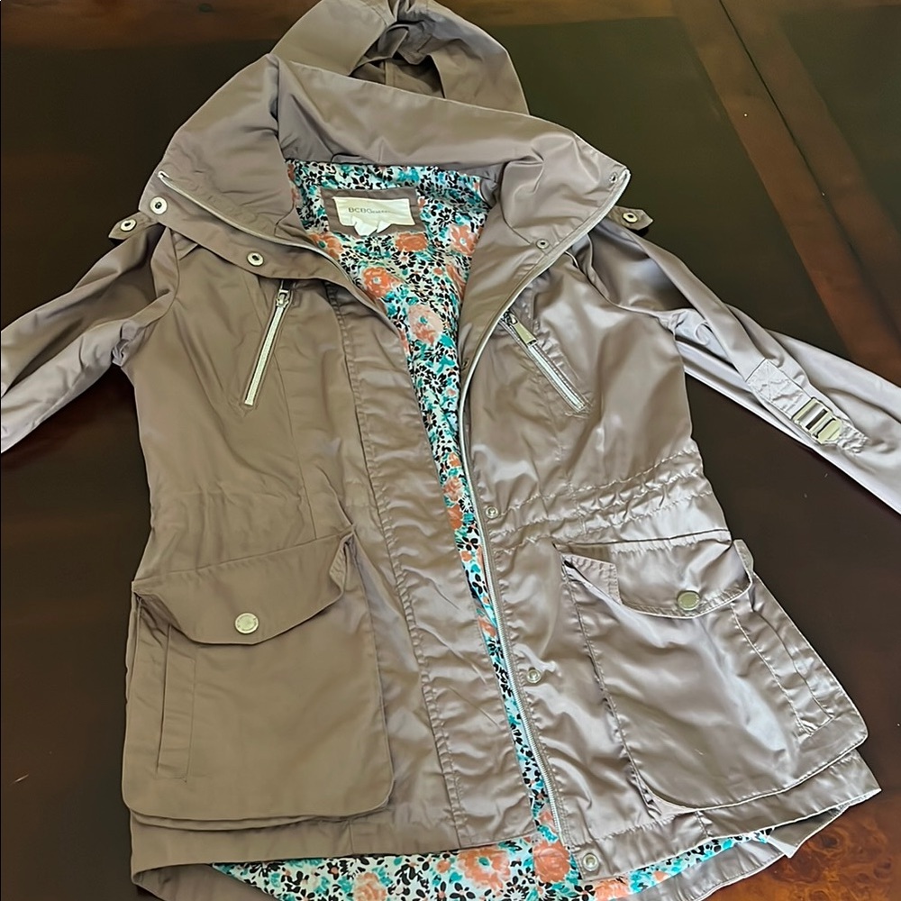 BCBGeneration Gray Utility Jacket with Hood and Fitted Silhouette